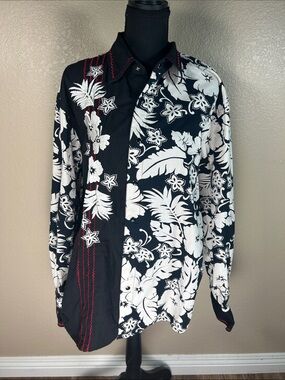 Martini Ranch Women’s Large Black White Floral Embroidered Western Snap Shirt